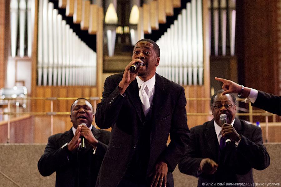 «Из Соединенных Штатов с любовью»: фоторепортаж с концерта «The Brotherhood Singers»