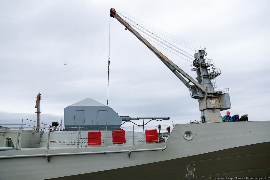 Исполин на колёсах: в Калининграде спустили на воду фрегат «Адмирал Макаров»