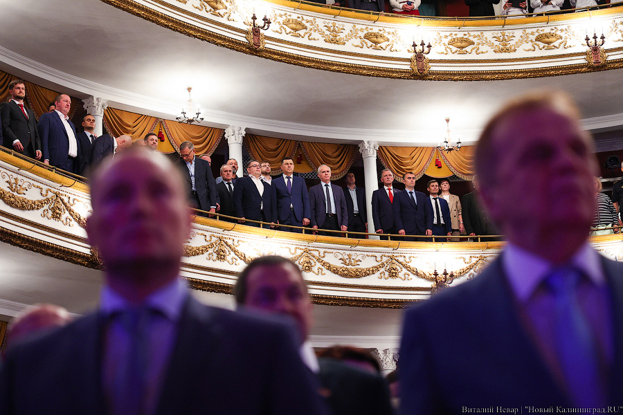 Оркестр, хор и караул: Антон Алиханов снова стал губернатором (фото)