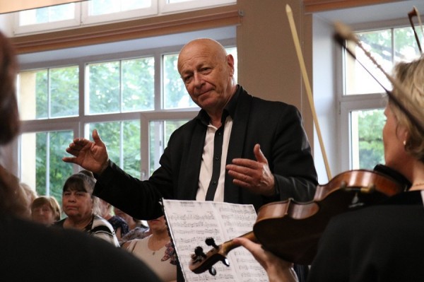 Оркестр А. Фельдмана представит в библиотеке специальную новогоднюю программу