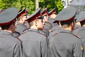 «Просто сказали, что нельзя»: российским полицейским запретили выезжать за границу