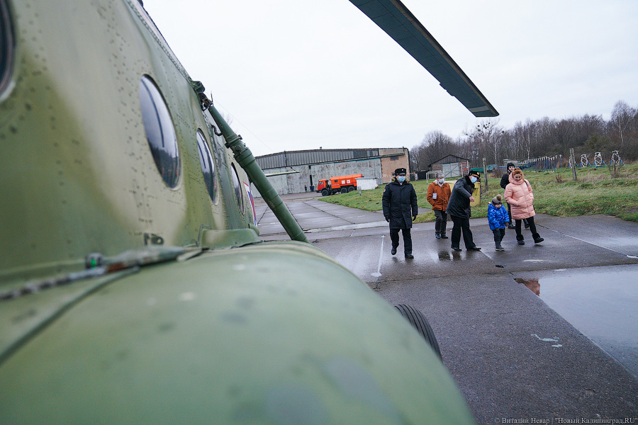 Полет в подарок: летчики Балтфлота исполнили мечту тяжелобольного 6-летнего мальчика
