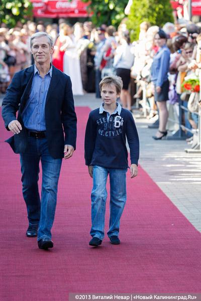 Десятый юбилейный: «Балтийские дебюты» открылись красной ковровой дорожкой