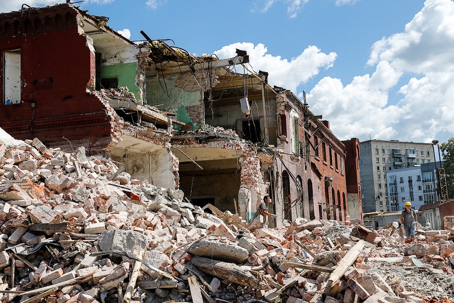 В Калининграде начали сносить здания военных казарм XIX века (фото) 