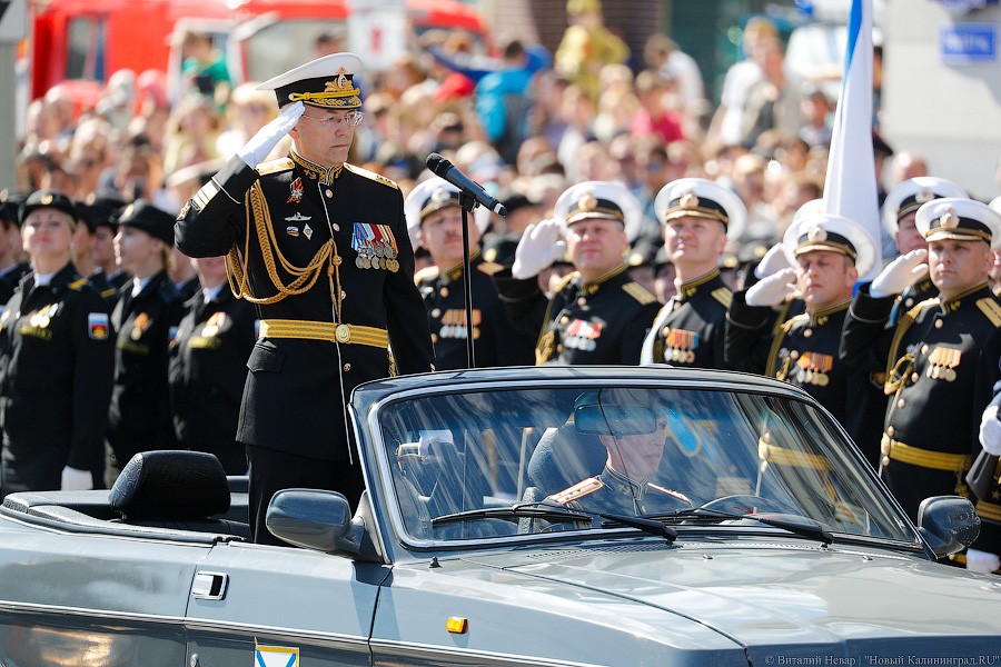 Курсантки, кадеты и танк: как прошёл Парад Победы в Калининграде (фото)