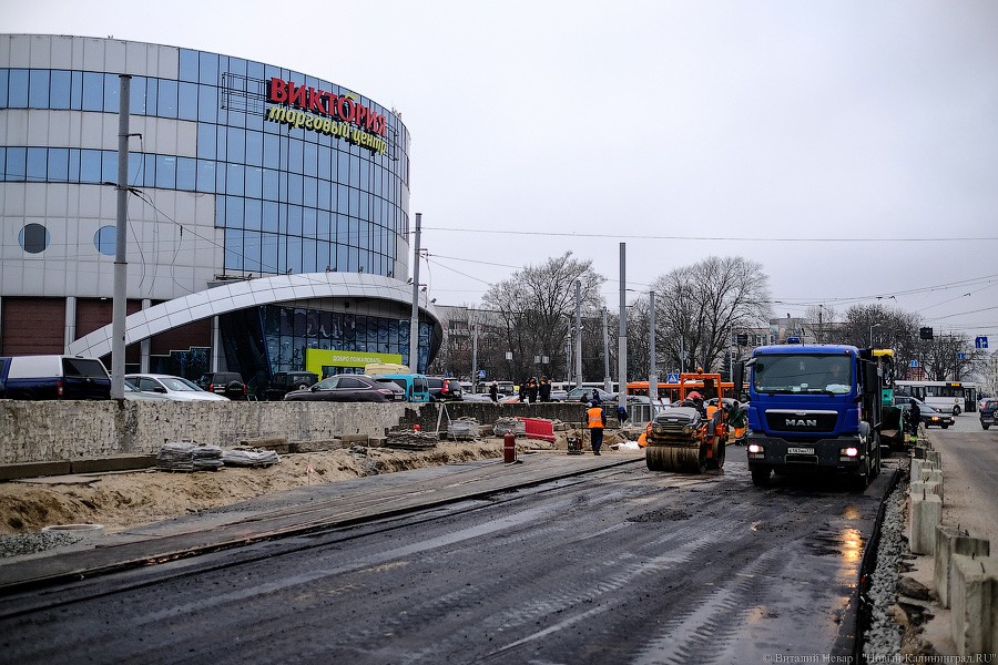 Временная брусчатка: как Киевскую готовят к техническому открытию движения (фото)