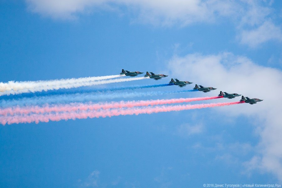 Мчатся самолеты ниже облаков: репетиция Парада Победы в Москве (фото)