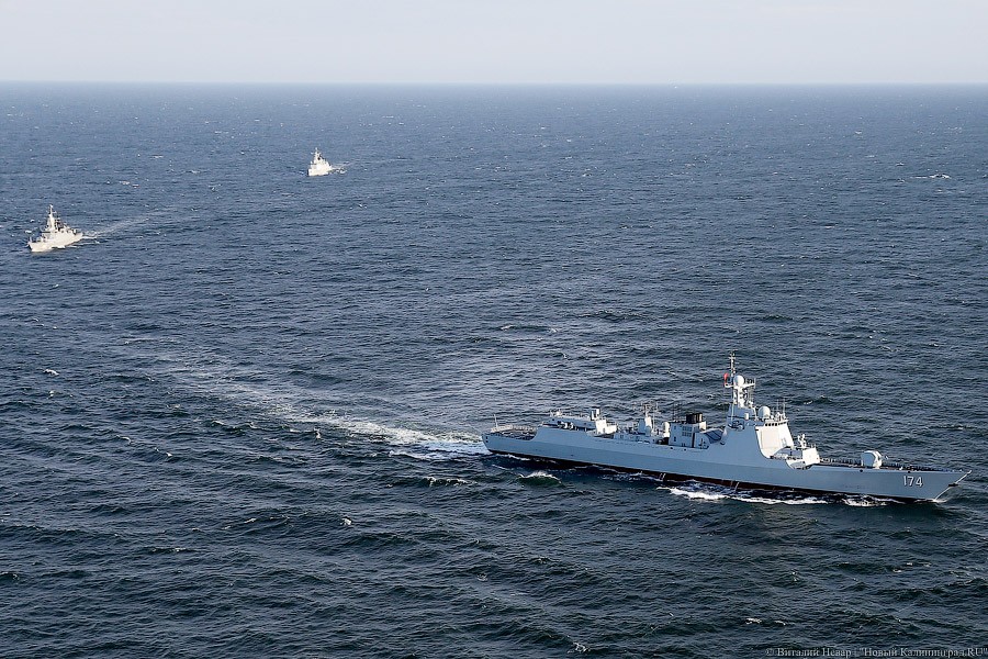Для расследования крушения вертолета в Балтийском море создали госкомиссию