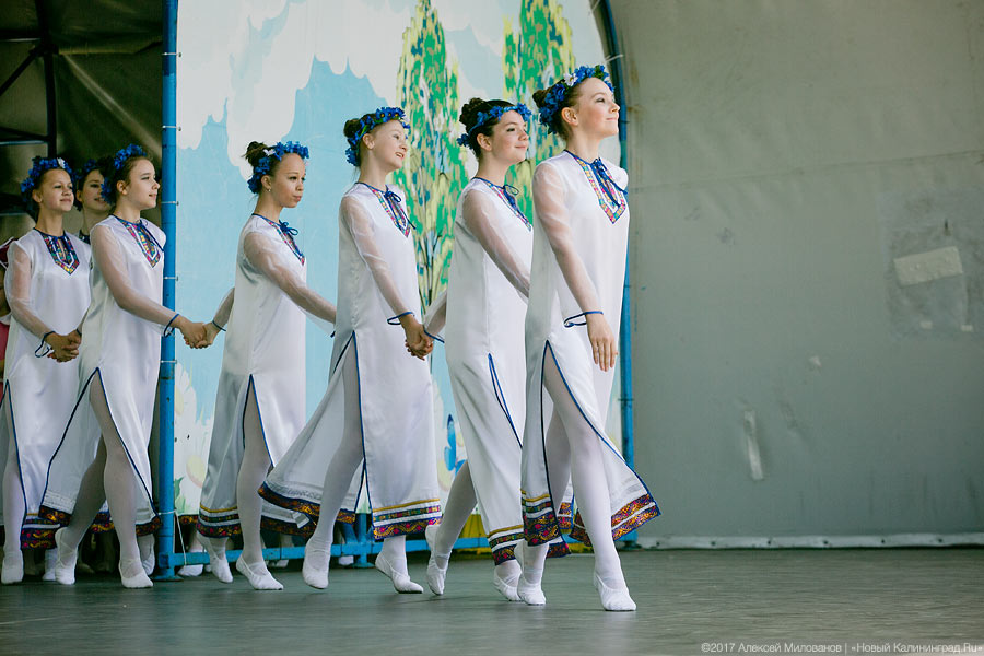 «Пляши от души»: в Центральном парке Калининграда лето встретили танцами