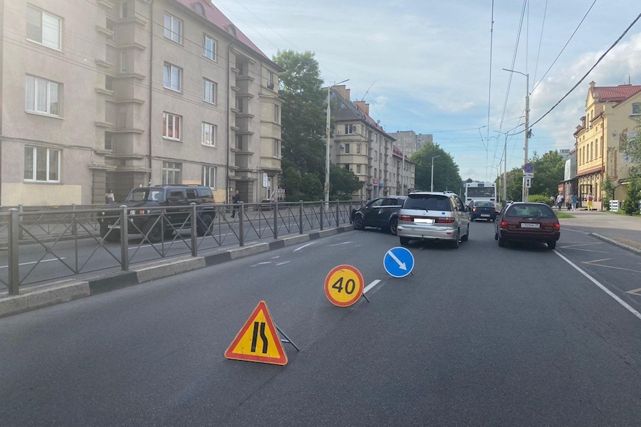 В ДТП с перевернувшимся авто на Горького пострадал ребенок