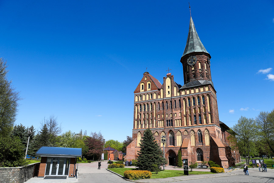 Власти города рассказали, когда закончится монтаж новых фонарей на о.Канта