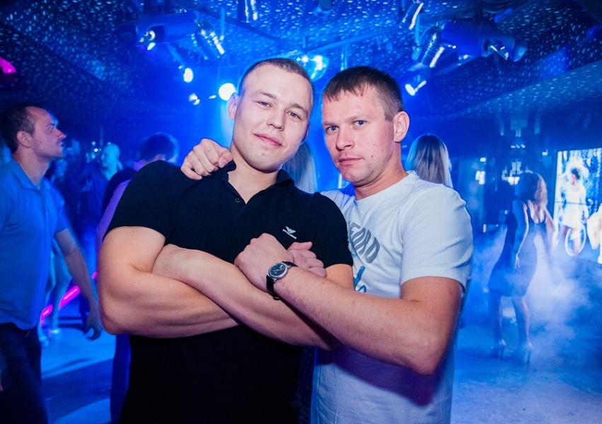 «Пока хавает пипл»: фоторепортаж с концерта Богдана Титомира