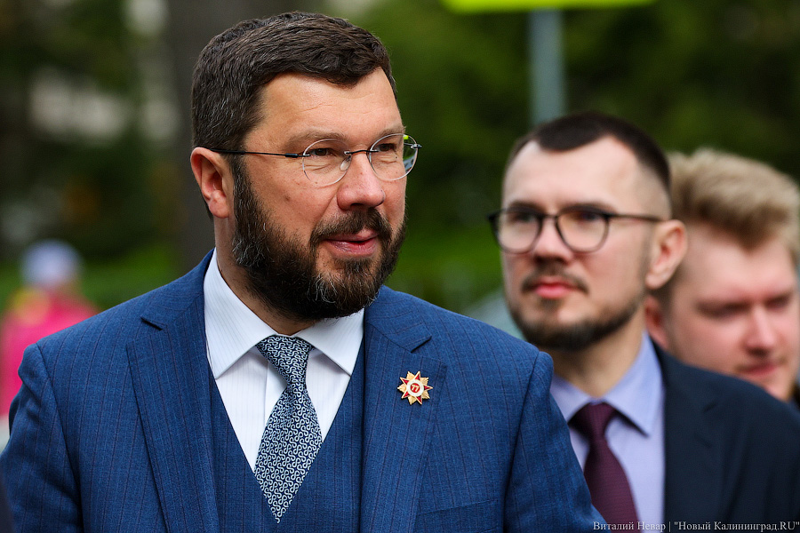 Карты, фотки, все дела: ежегодный отчет Антона Алиханова в фотографиях