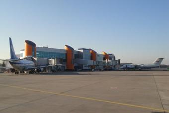 "Храброво" с утра не принимает и не отправляет рейсы 