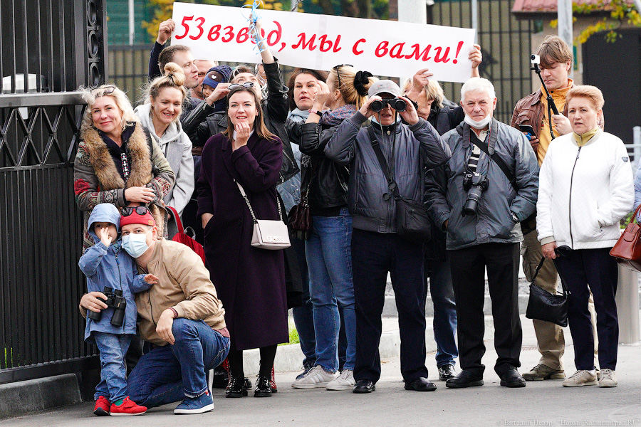 Горящие глаза, серьезные лица: первокурсников приняли в нахимовцы (фото)