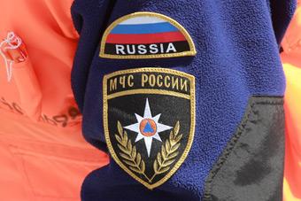 Сотрудники МЧС спасли рабочего из-под завала грунта
