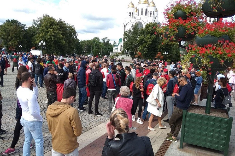 Марокканские болельщики спели в центре Калининграда (видео)