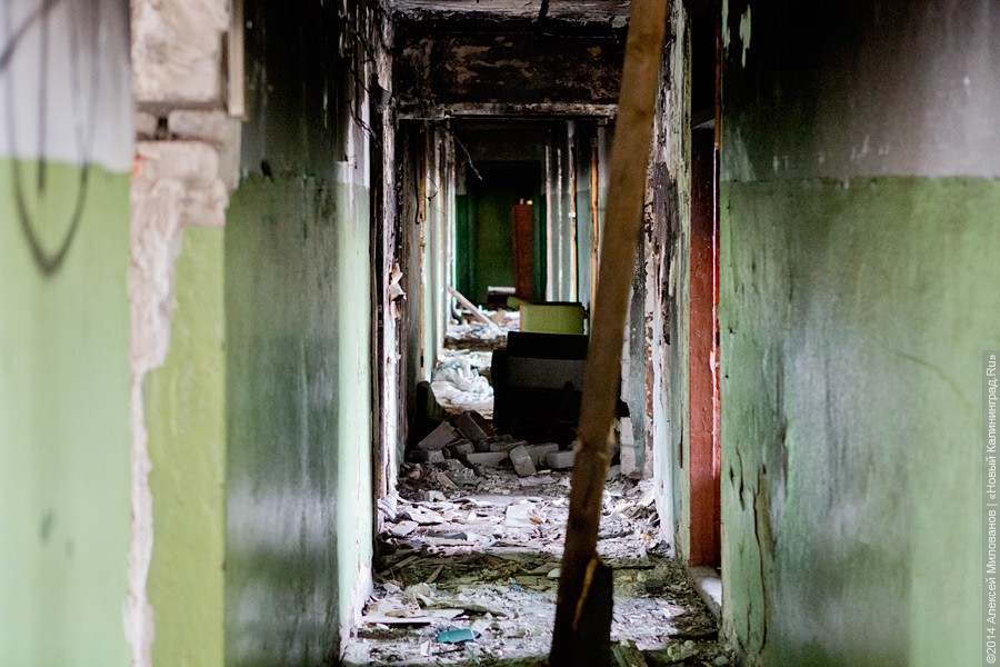 Прокуратура: здание старой котельной на Судостроительной представляет опасность для детей