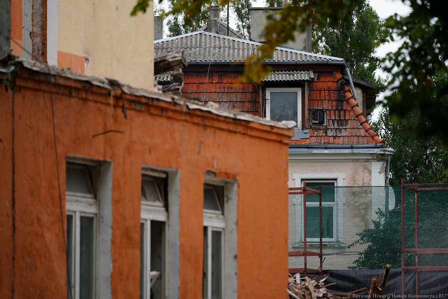 Разрушительный ремонт: в Зеленоградске сносят отель «Королева Луиза» (фото)