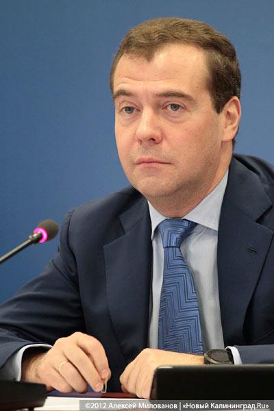 «Второе лицо»: премьер Медведев в фотографиях