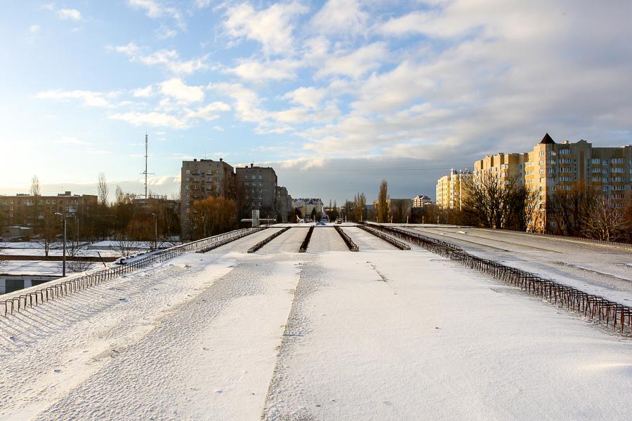 Плохо попросил: несмотря на просьбы мэра, расширение дорог на Сельме закончить не успели
