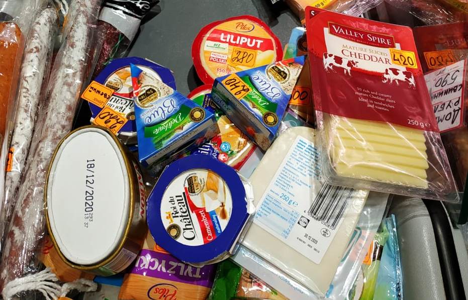 Таможенники изъяли в ТЦ на Сельме 35 кг санкционных продуктов