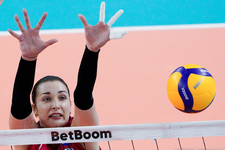 Сборная и 3 сильнейших клуба: волейбольный турнир на Кубок губернатора в «Янтарном»