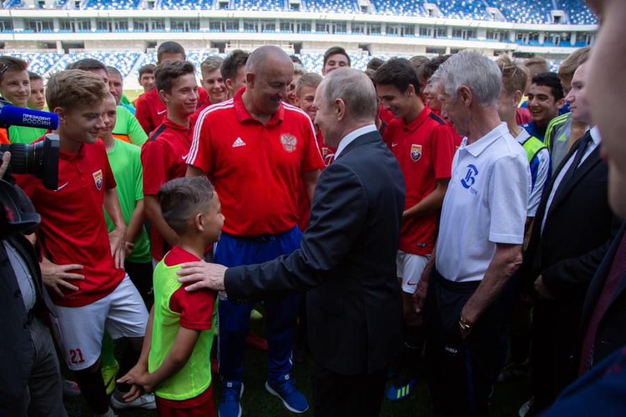 Владимир Путин приехал на стадион в Калининграде (фото)