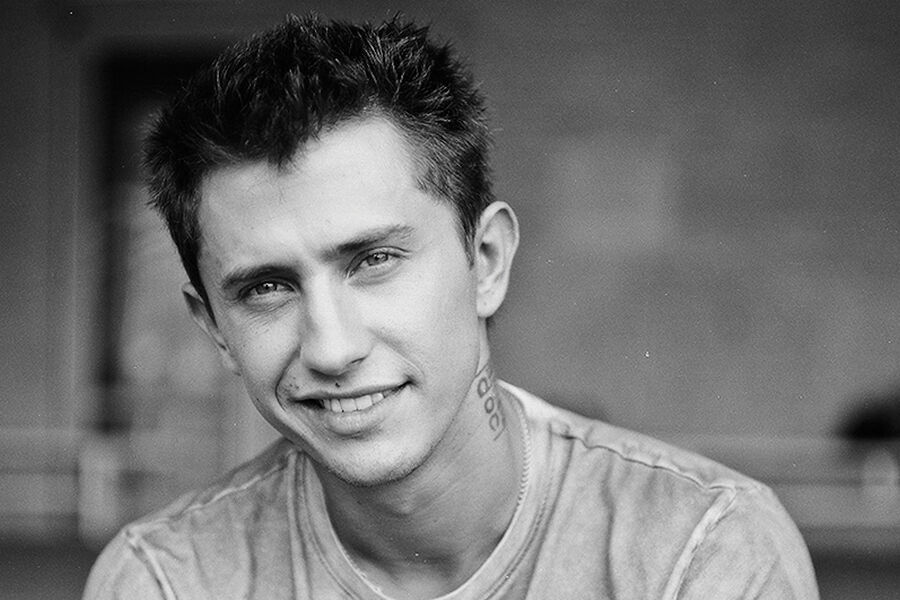 Суд приостановил рассмотрение дела об избиении Прилучного