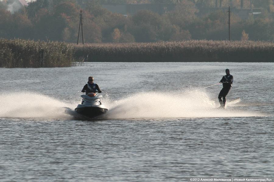 «Конец в воду»: фоторепортаж с закрытия аквабайк-сезона на Преголе