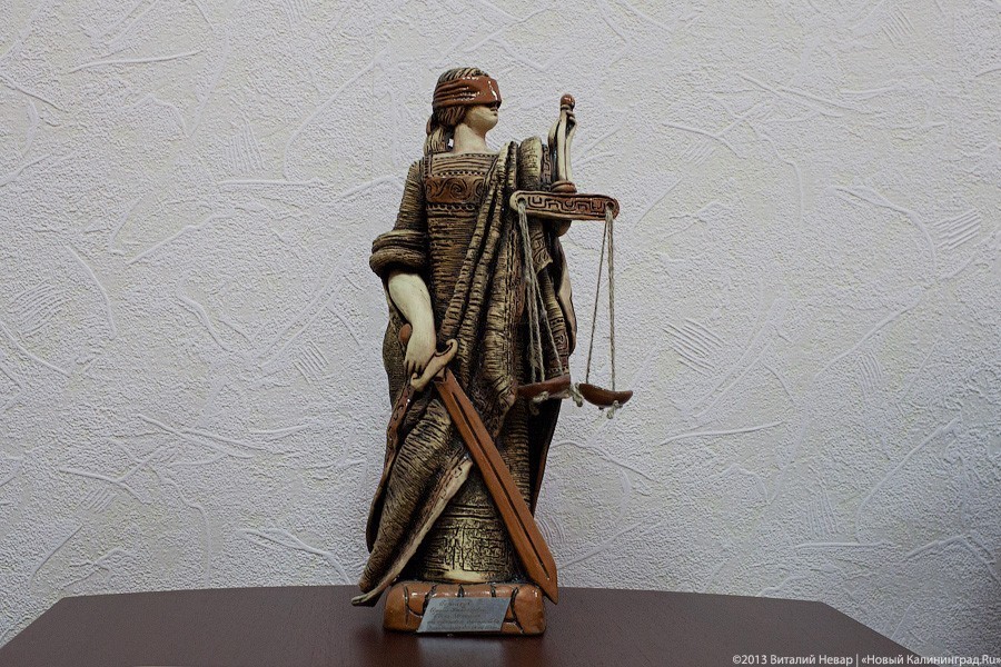 В Калининграде к 10 годам тюрьмы приговорили мужчину за угоны, кражи и разбой