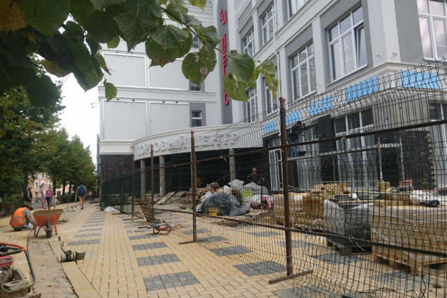 В недострое в центре Зеленоградска до конца года планируют открыть кинотеатр