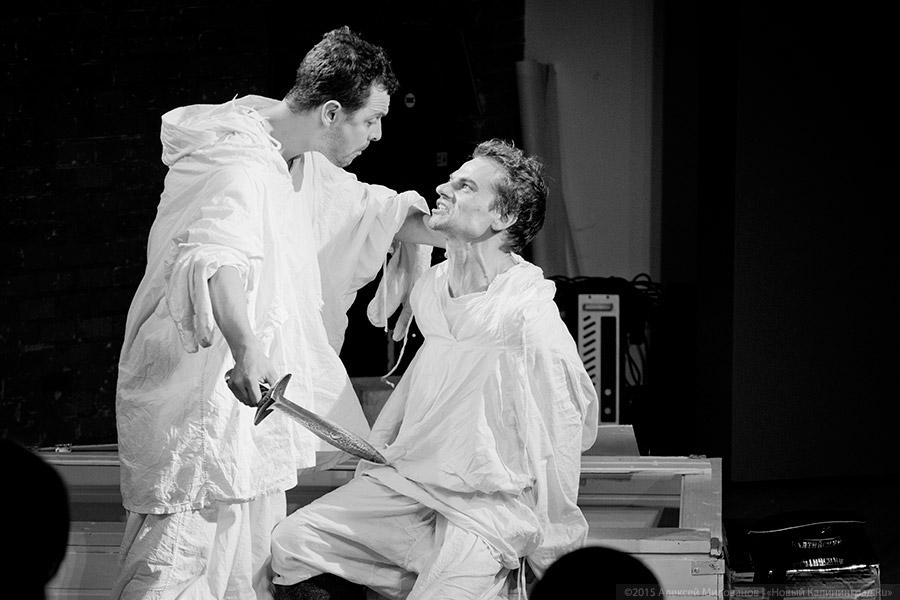 Перед холодом все равны: премьера спектакля «Зима» в «Воротах»