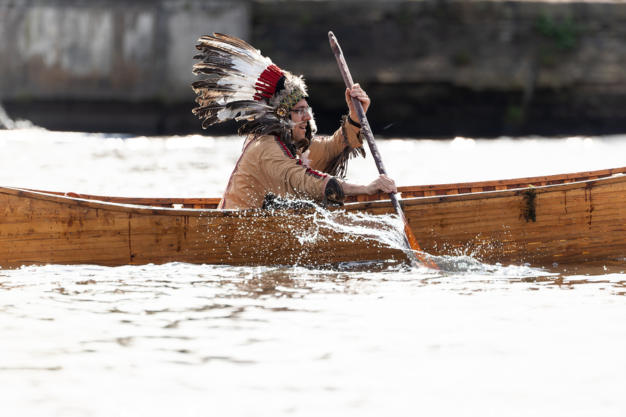 «Миля витязя», вальс байдарок и летающий моряк: как прошла «Водная ассамблея» (фото)