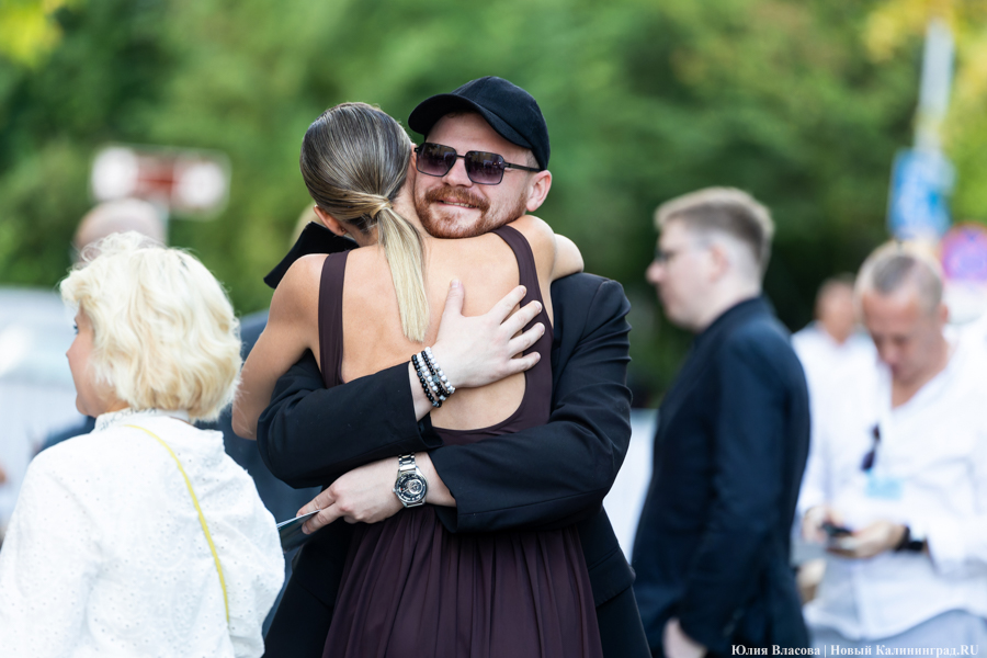 «Короче». Красная дорожка: в Калининграде открылся фестиваль короткометражек (фото)