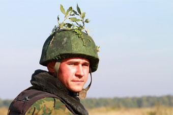 Прокуратура: полковник Довгопол оставил жильцов дома для военных "с носом"