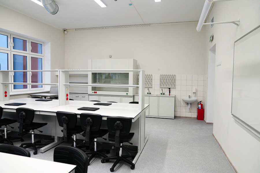 Готова и пуста: новая школа на Артиллерийской откроется только в сентябре (фото)