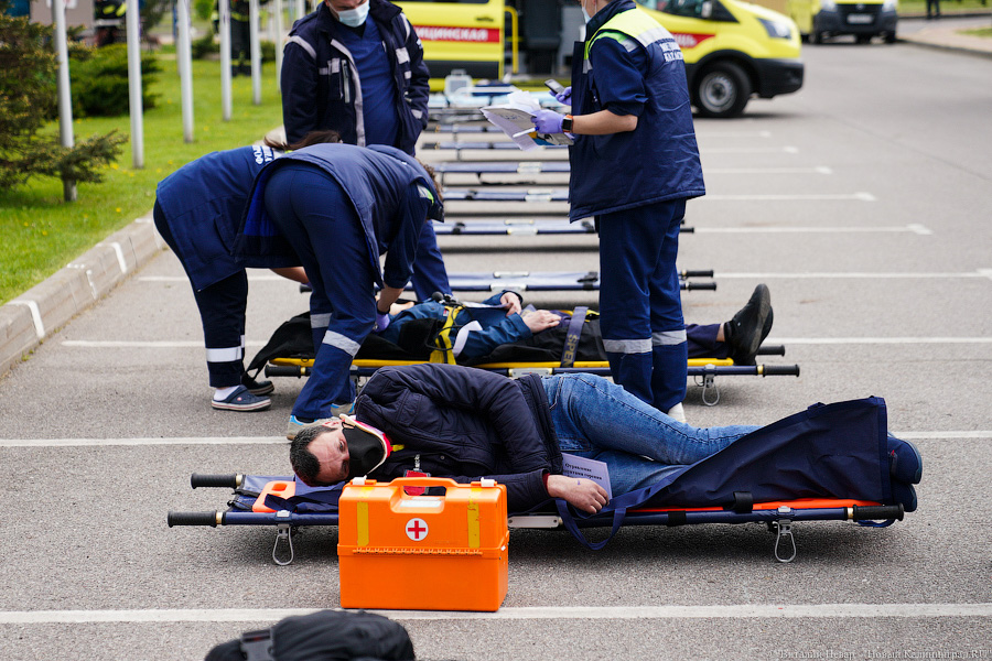 «Сложная архитектура»: как пожарные тренируются перед ЧМ-2022 по волейболу (фото)