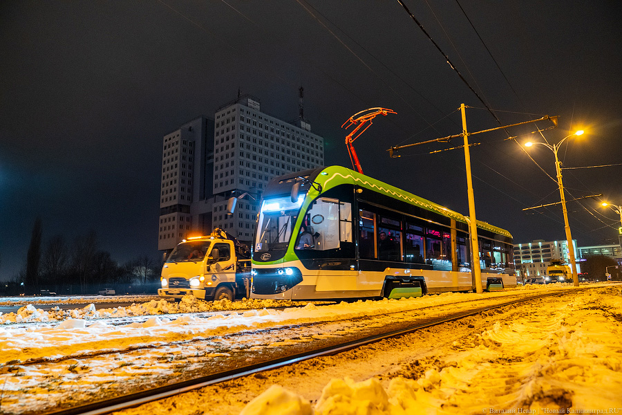 Ночной «Корсар»: на улицы Калининграда вышел новый трамвай (фото)