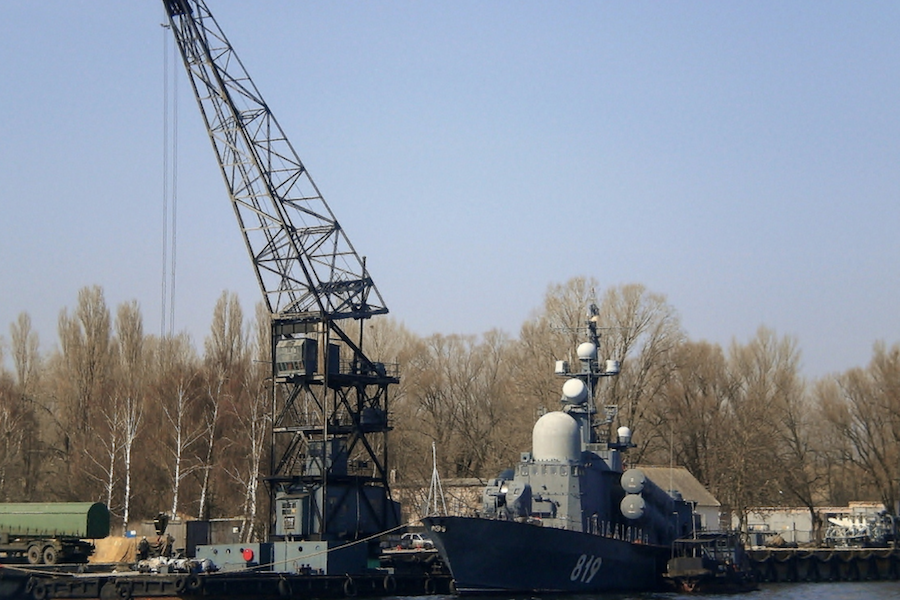 В Балтийске распилили на металл плавкран, признанный памятником науки и техники