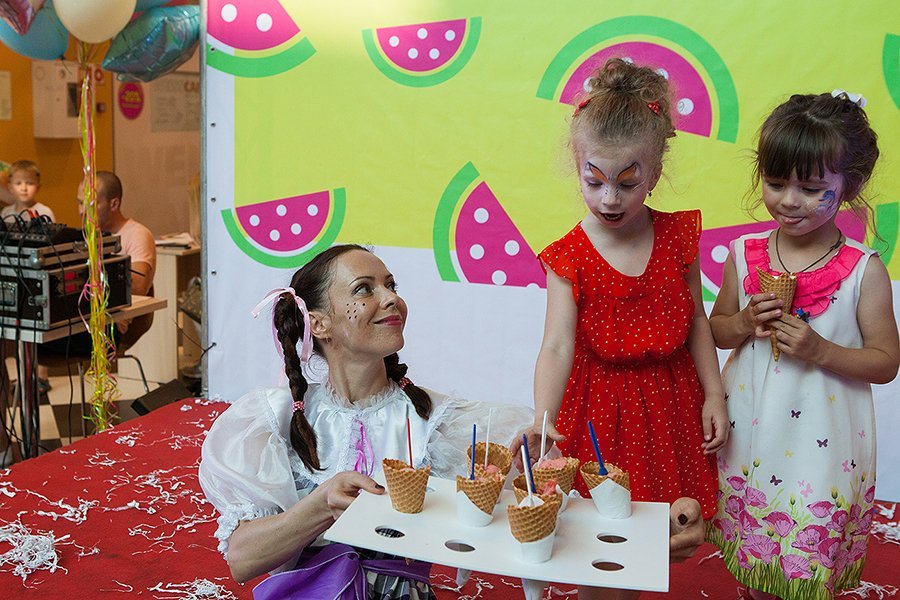 Игры, шопинг, зоопарк: как прошло открытие «Мега Дети»