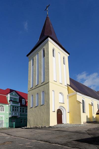 Ремонт и голуби: православный храм Святого Иоанна Предтечи в кирхе XVI века