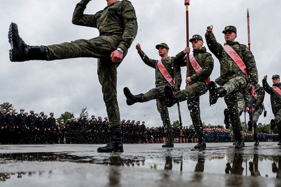 Коронавирусная репетиция: как пешие расчеты готовились к параду в Чкаловске