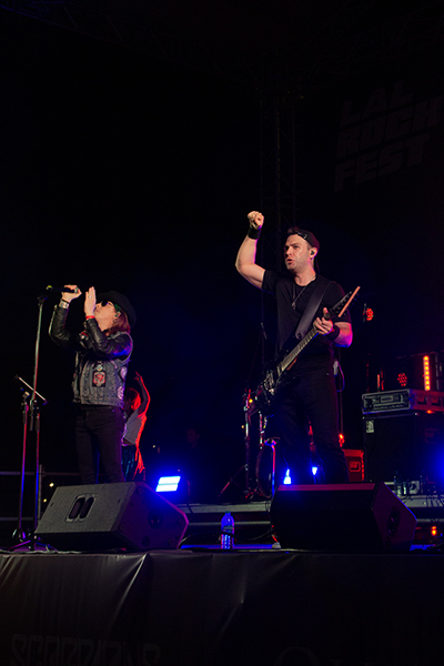 Марафон мировых хитов: в Калининграде прошёл рок-фестиваль с трибьют-шоу (фото)