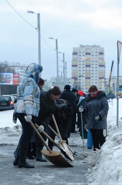 "В руки - лопаты-2": фоторепортаж "Нового Калининграда.Ru"