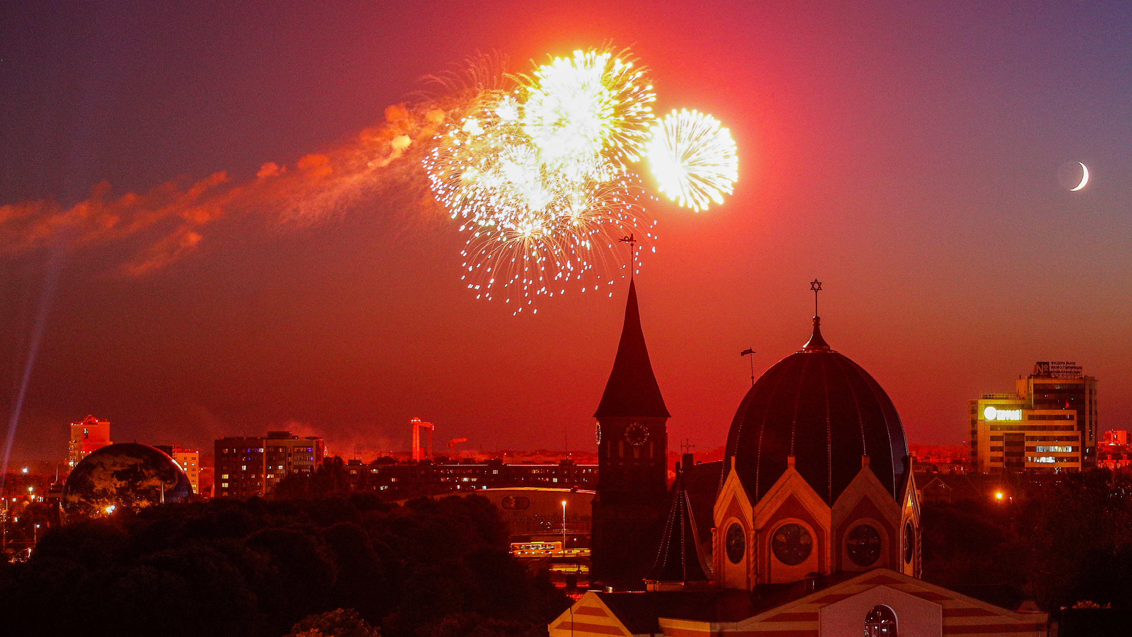 Горвласти утвердили места для запуска фейерверков в Новый год