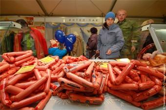 Полиция просит калининградцев сообщать об уличной торговле колбасой