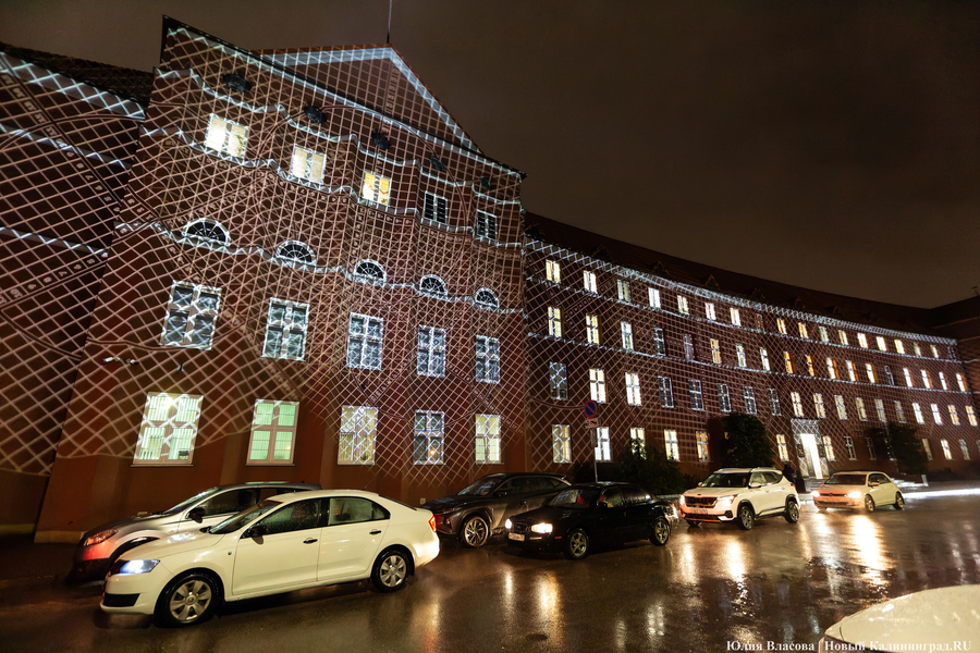 19 декабря: новогодняя подсветка областного правительства