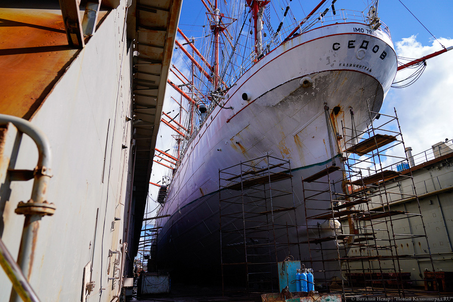 После кругосветки и перед новым рейсом: барк «Седов» проходит ремонт в Светлом (фото)