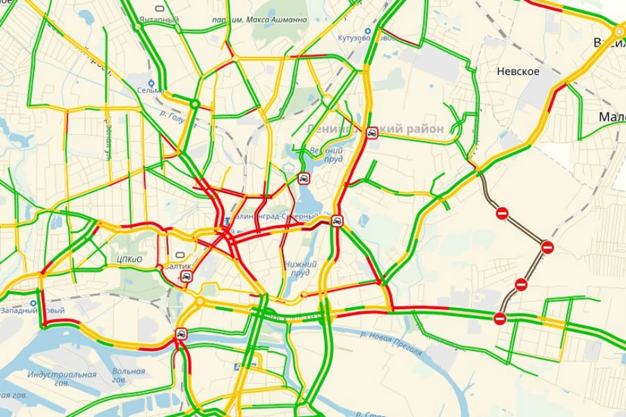 В центре Калининграда возник дорожный коллапс из-за 5 аварий